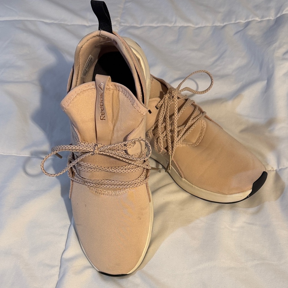 Reebok Womens Blush Pink Sneakers Size 9.5